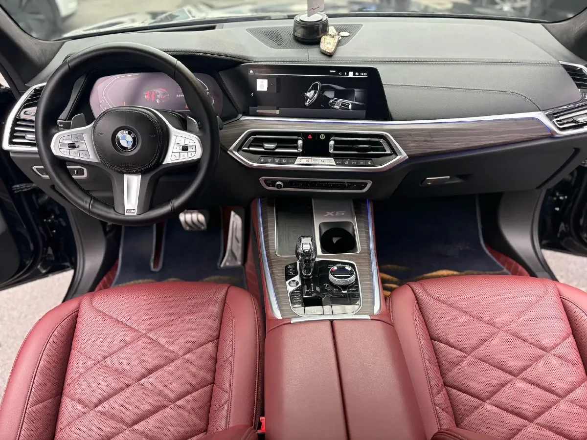 2022 BMW X5 3.0T 333HP L6 8AT,autocango,china used car exporter,china ev exporter,chinese used car exporter,chinese used ev exporter