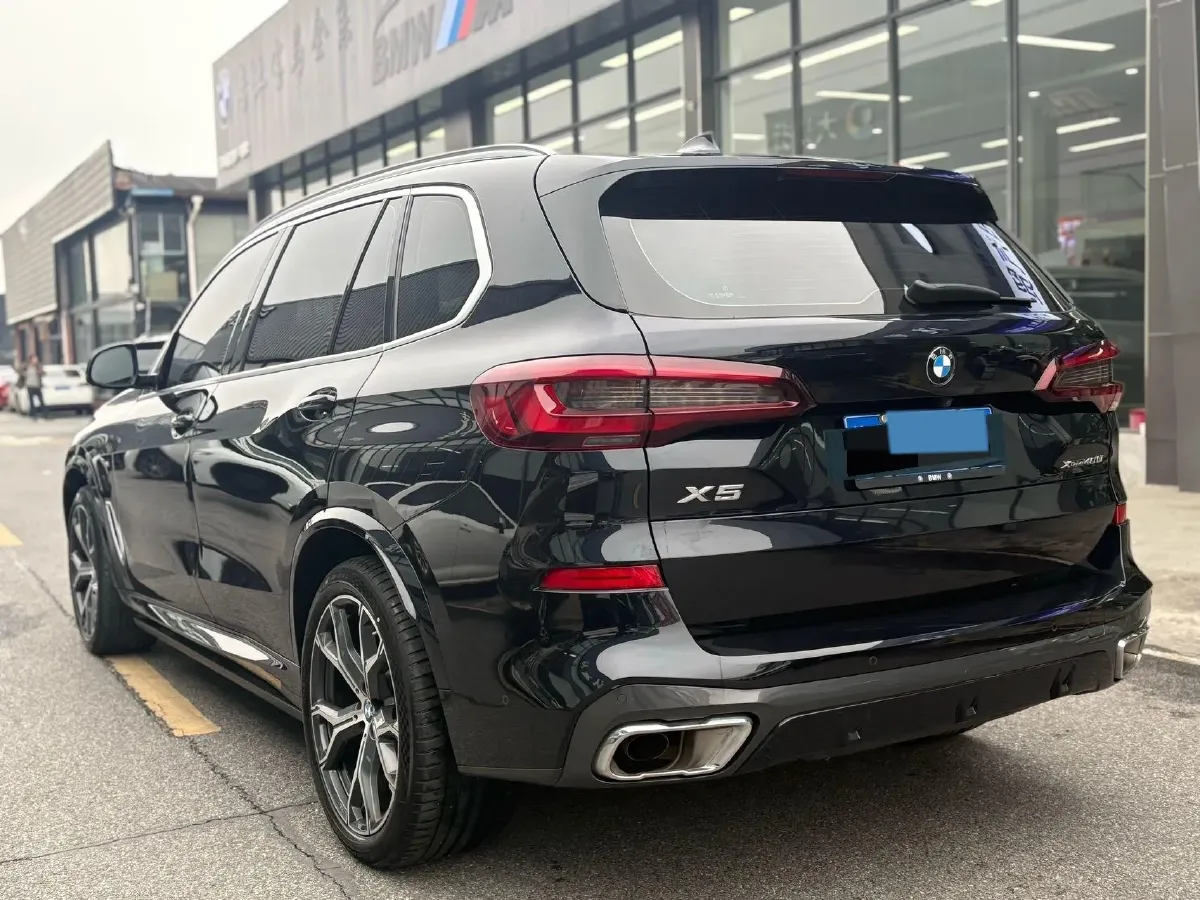 2022 BMW X5 3.0T 333HP L6 8AT,autocango,china used car exporter,china ev exporter,chinese used car exporter,chinese used ev exporter