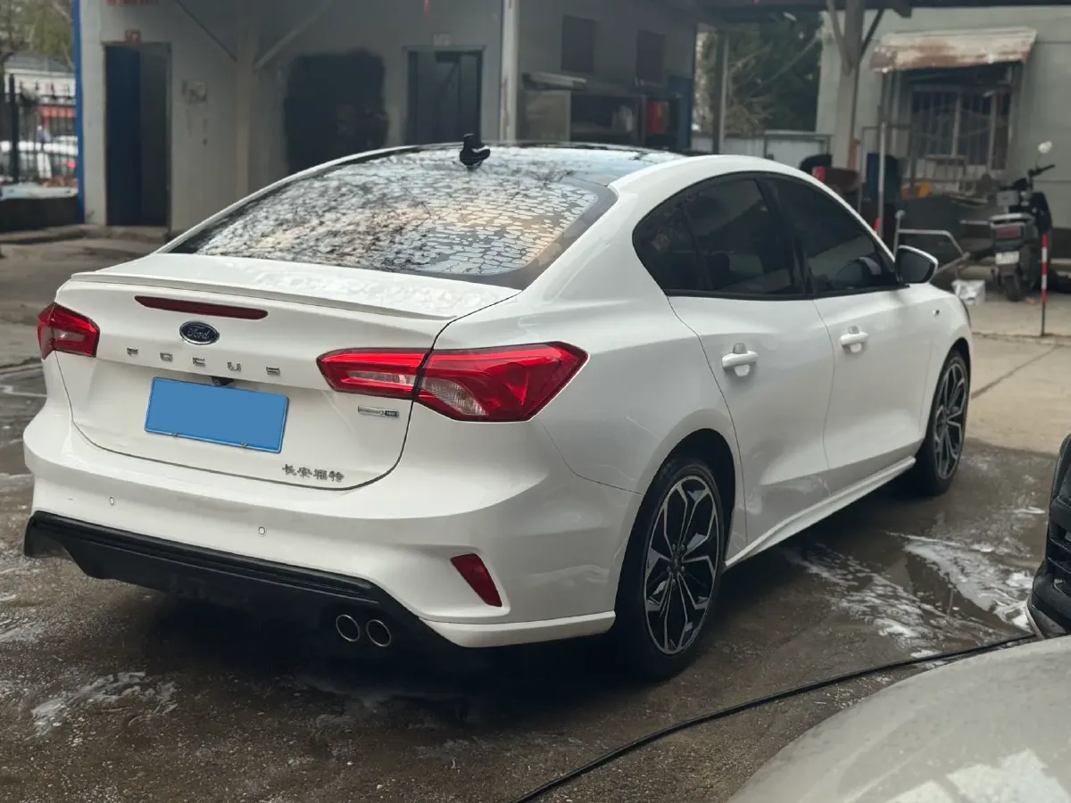 2020 Ford Focus 1.5T 174HP L3 8AT,autocango,china used car exporter,china ev exporter,chinese used car exporter,chinese used ev exporter