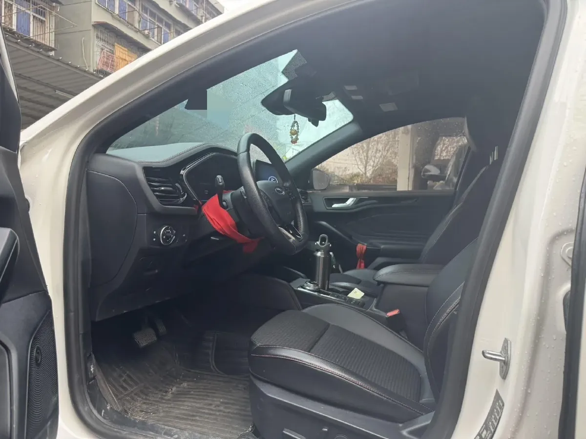 2020 Ford Focus 1.5T 174HP L3 8AT,autocango,china used car exporter,china ev exporter,chinese used car exporter,chinese used ev exporter