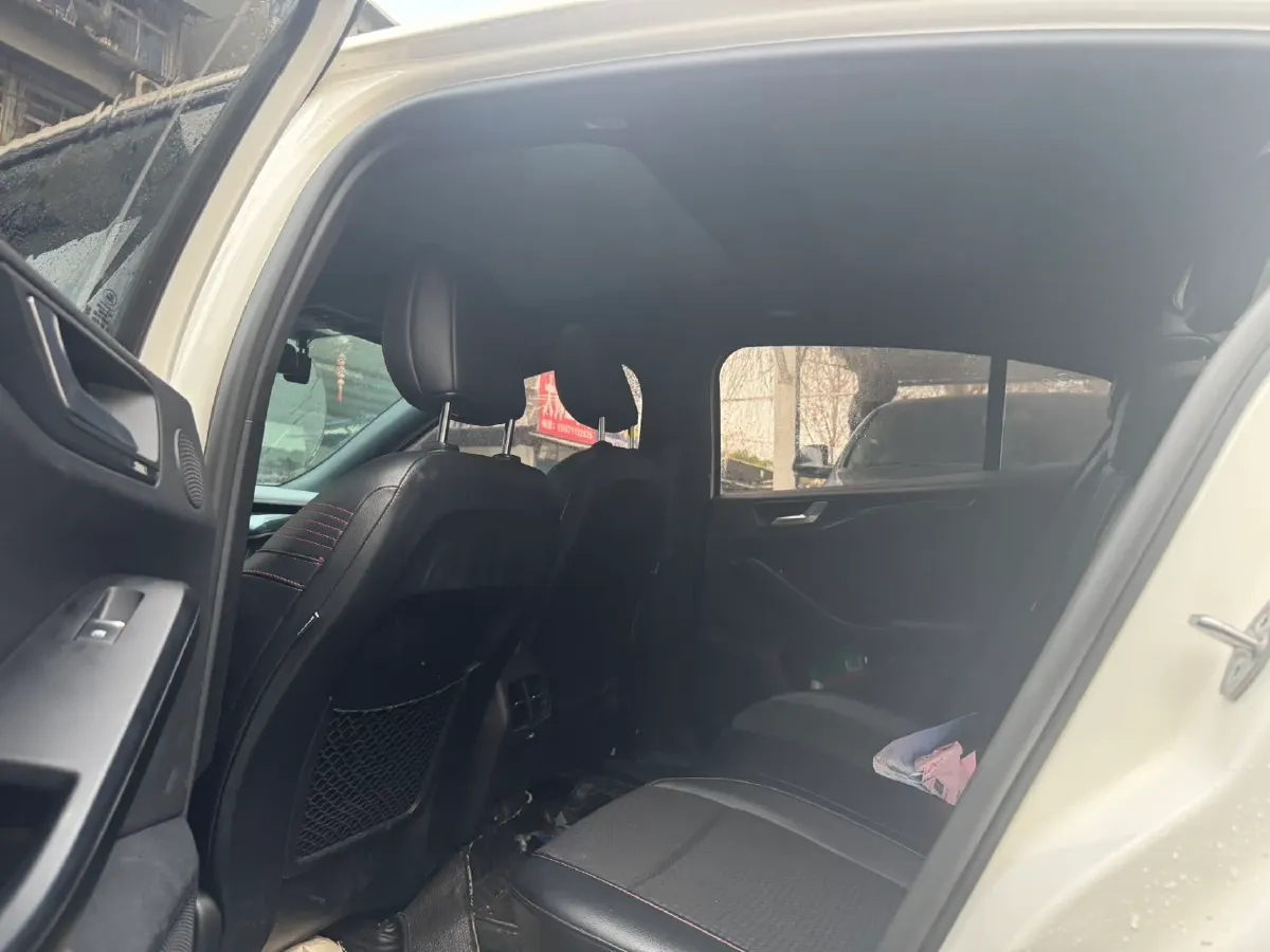 2020 Ford Focus 1.5T 174HP L3 8AT,autocango,china used car exporter,china ev exporter,chinese used car exporter,chinese used ev exporter