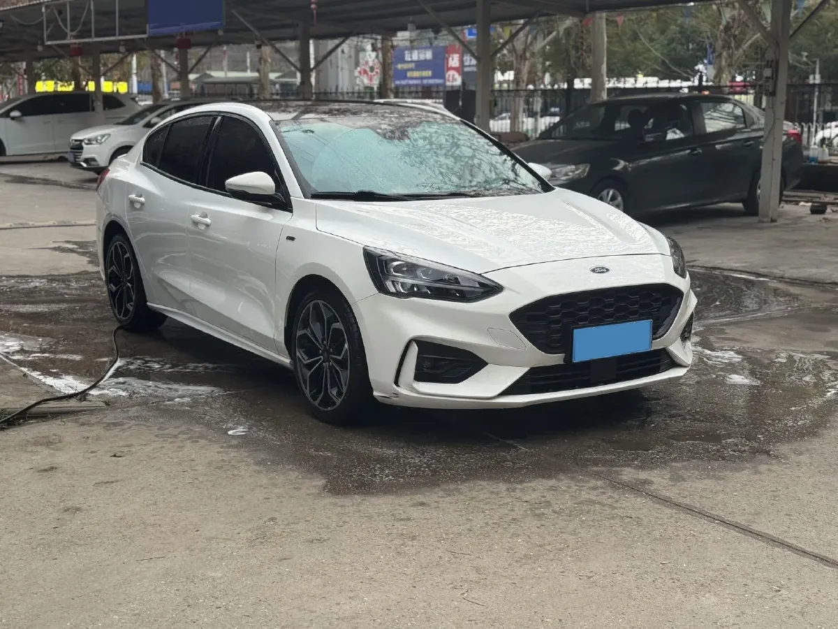 2020 Ford Focus 1.5T 174HP L3 8AT,autocango,china used car exporter,china ev exporter,chinese used car exporter,chinese used ev exporter