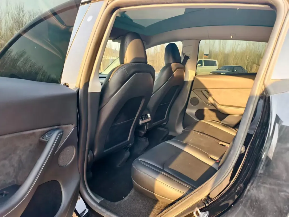 2022 Tesla Model Y BEV 60KWH,autocango,china used car exporter,china ev exporter,chinese used car exporter,chinese used ev exporter