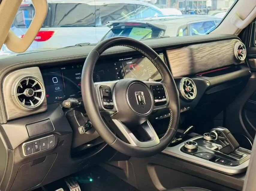 2023 Tank 300 2.0T 227HP L4 8AT,autocango,china used car exporter,china ev exporter,chinese used car exporter,chinese used ev exporter