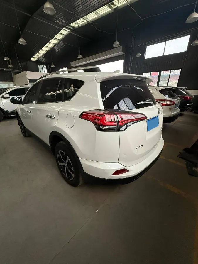 2019 Toyota RAV4 2.0L 151HP L4 CVT,autocango,china used car exporter,china ev exporter,chinese used car exporter,chinese used ev exporter