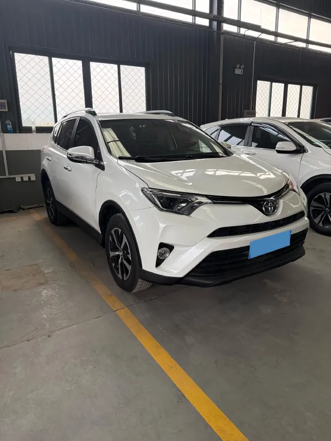 2019 Toyota RAV4 2.0L 151HP L4 CVT,autocango,china used car exporter,china ev exporter,chinese used car exporter,chinese used ev exporter