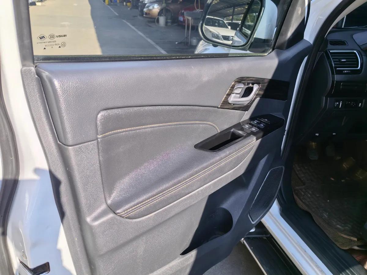 2020 HuangHai N3 2.4T 218HP L4 6MT,autocango,china used car exporter,china ev exporter,chinese used car exporter,chinese used ev exporter