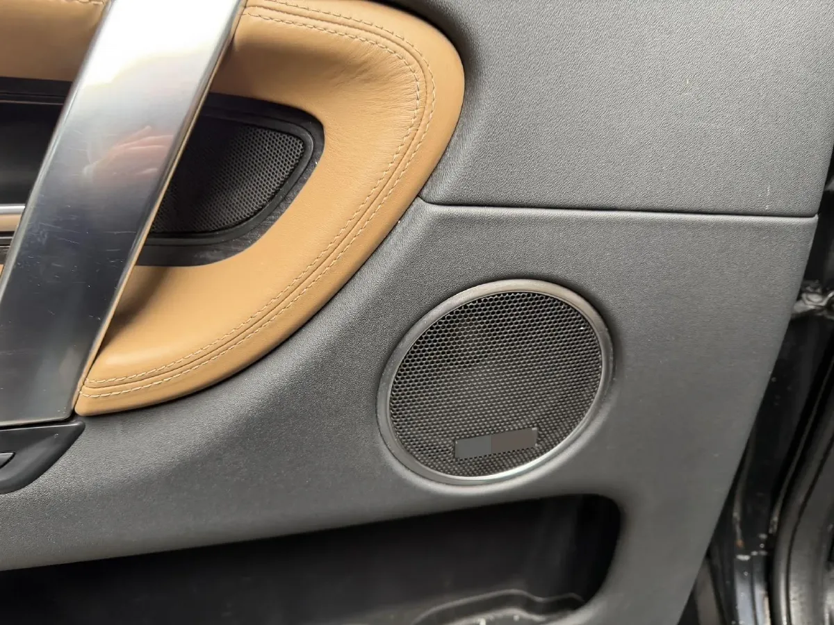 2024 Land Rover Discovery Sport 2.0T 249HP L4 9AT,autocango,china used car exporter,china ev exporter,chinese used car exporter,chinese used ev exporter