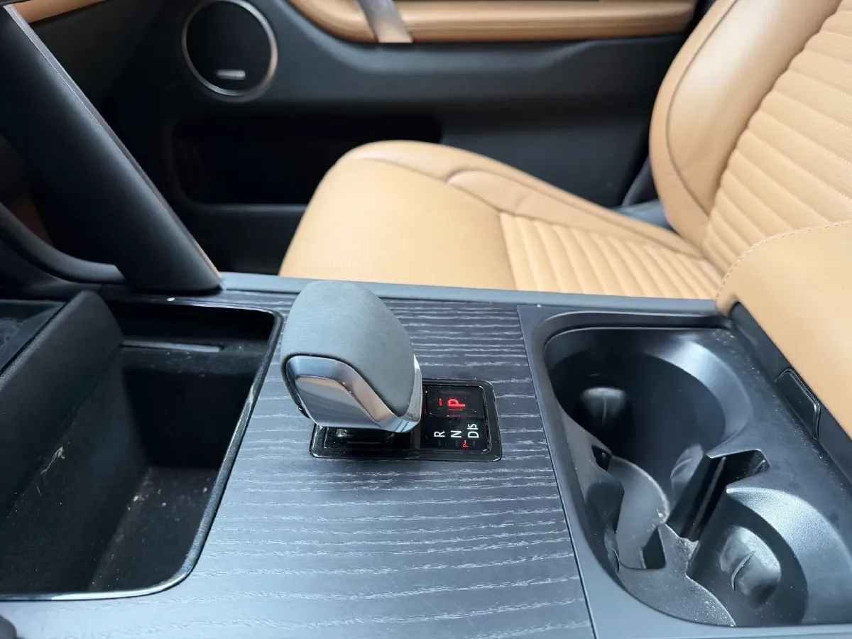 2024 Land Rover Discovery Sport 2.0T 249HP L4 9AT,autocango,china used car exporter,china ev exporter,chinese used car exporter,chinese used ev exporter