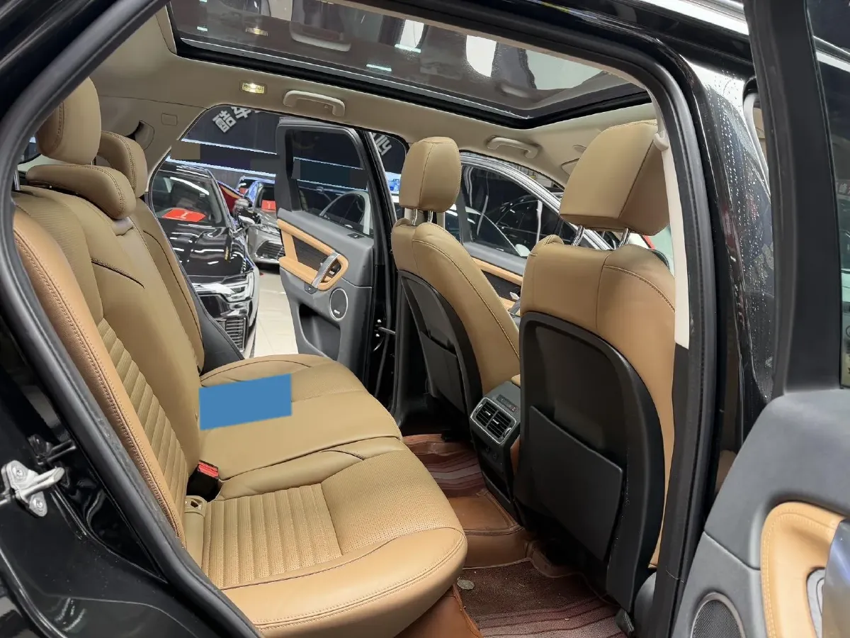 2024 Land Rover Discovery Sport 2.0T 249HP L4 9AT,autocango,china used car exporter,china ev exporter,chinese used car exporter,chinese used ev exporter