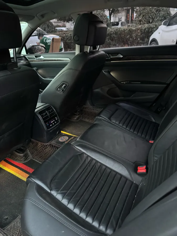 2019 Volkswagen Magotan 2.0T 186HP L4 7DCT,autocango,china used car exporter,china ev exporter,chinese used car exporter,chinese used ev exporter