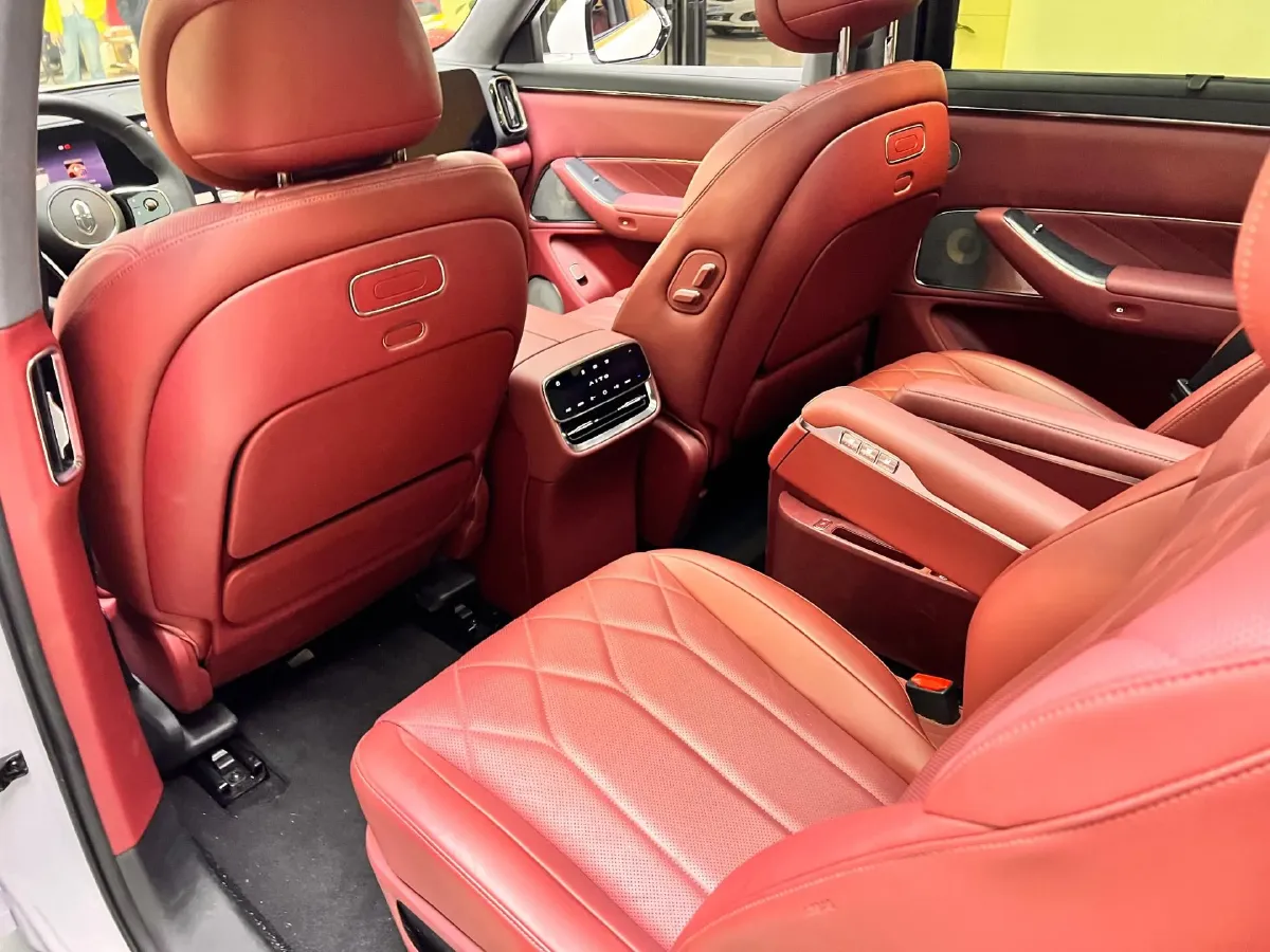 2025 AITO AITO M8 REEV 160HP REEV 53.4KWH,autocango,china used car exporter,china ev exporter,chinese used car exporter,chinese used ev exporter