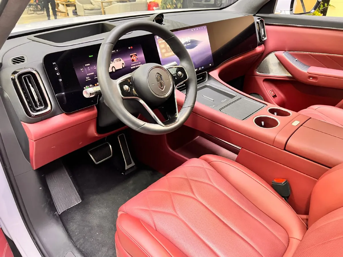 2025 AITO AITO M8 REEV 160HP REEV 53.4KWH,autocango,china used car exporter,china ev exporter,chinese used car exporter,chinese used ev exporter