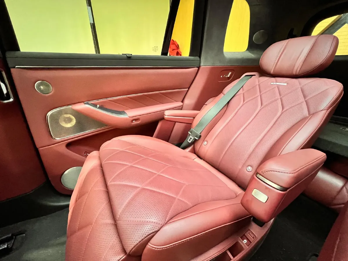 2025 AITO AITO M8 REEV 160HP REEV 53.4KWH,autocango,china used car exporter,china ev exporter,chinese used car exporter,chinese used ev exporter