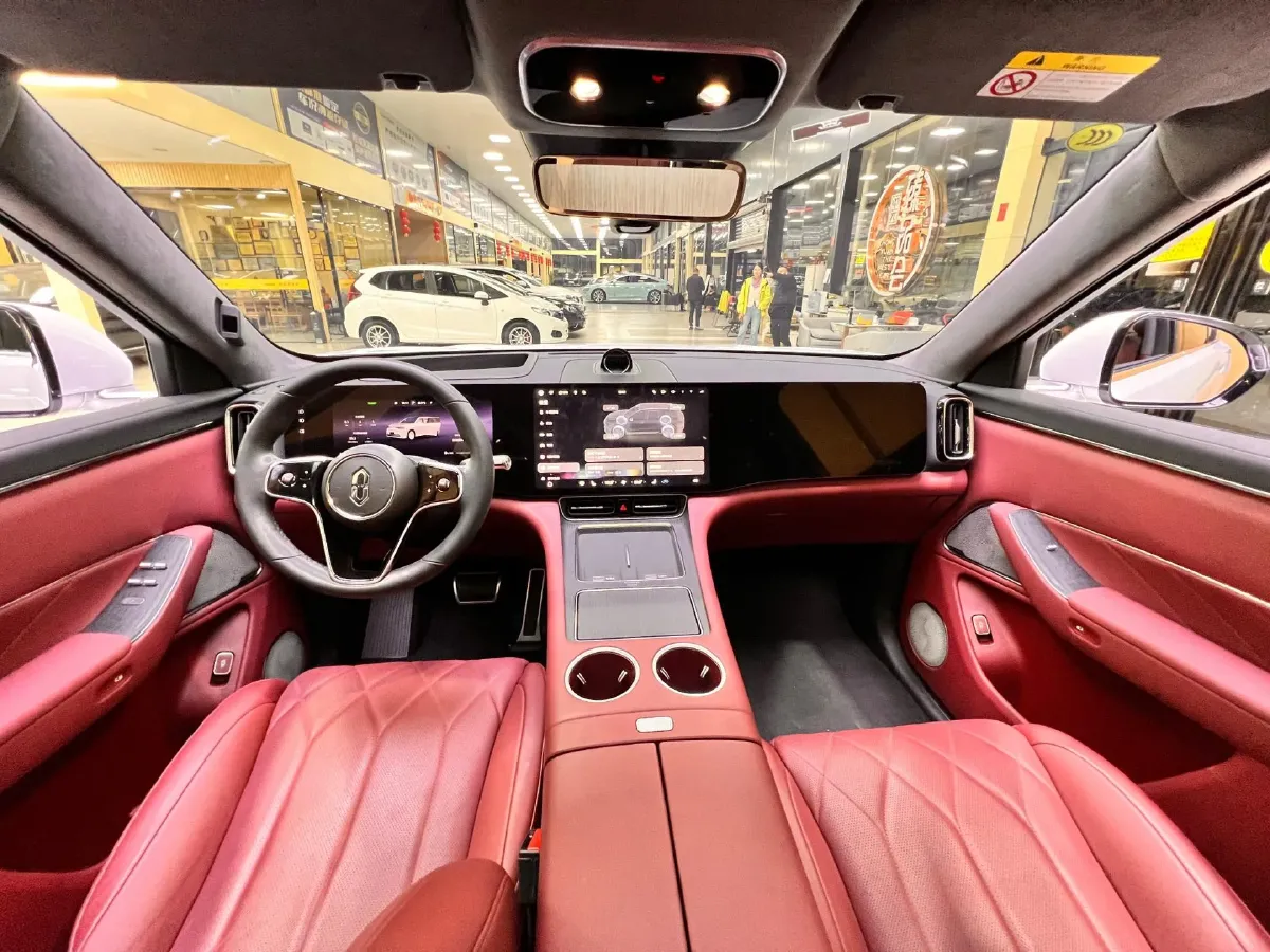 2025 AITO AITO M8 REEV 160HP REEV 53.4KWH,autocango,china used car exporter,china ev exporter,chinese used car exporter,chinese used ev exporter