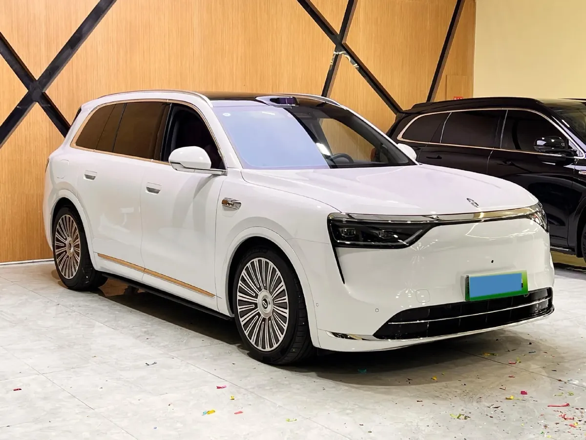 2025 AITO AITO M8 REEV 160HP REEV 53.4KWH,autocango,china used car exporter,china ev exporter,chinese used car exporter,chinese used ev exporter