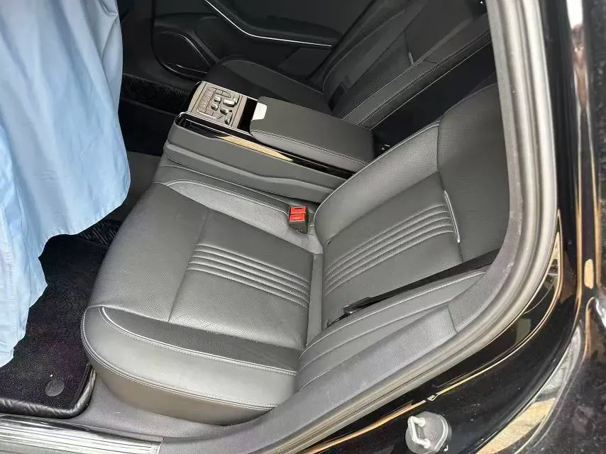 2020 HongQi H9 2.0T 252HP L4 7DCT,autocango,china used car exporter,china ev exporter,chinese used car exporter,chinese used ev exporter