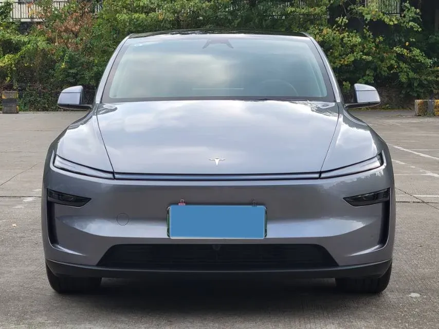 2025 Tesla Model Y BEV 62.5KWH,autocango,china used car exporter,china ev exporter,chinese used car exporter,chinese used ev exporter