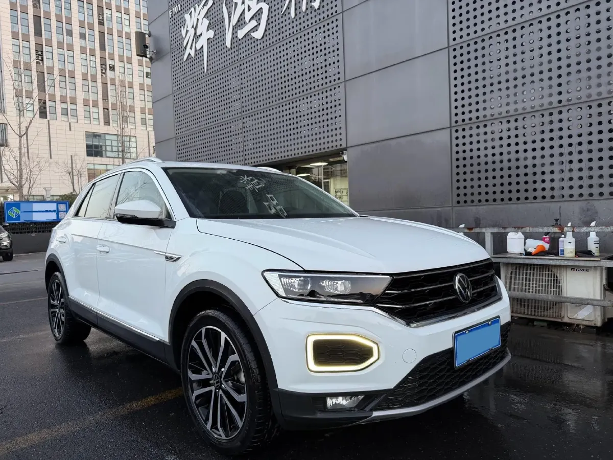 2021 Volkswagen T-Roc 1.4T 150HP L4 7DCT,autocango,china used car exporter,china ev exporter,chinese used car exporter,chinese used ev exporter