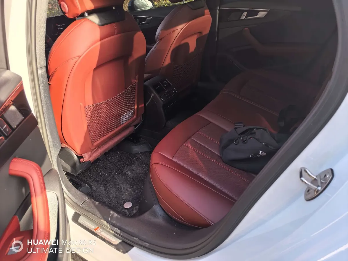 2025 Audi A4L 2.0T 190HP L4 7DCT,autocango,china used car exporter,china ev exporter,chinese used car exporter,chinese used ev exporter