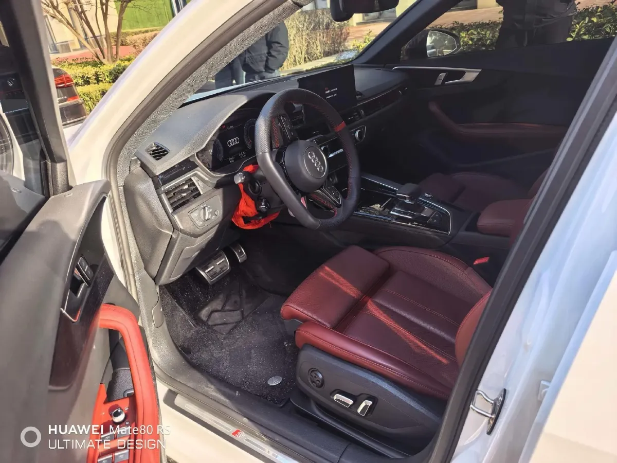 2025 Audi A4L 2.0T 190HP L4 7DCT,autocango,china used car exporter,china ev exporter,chinese used car exporter,chinese used ev exporter