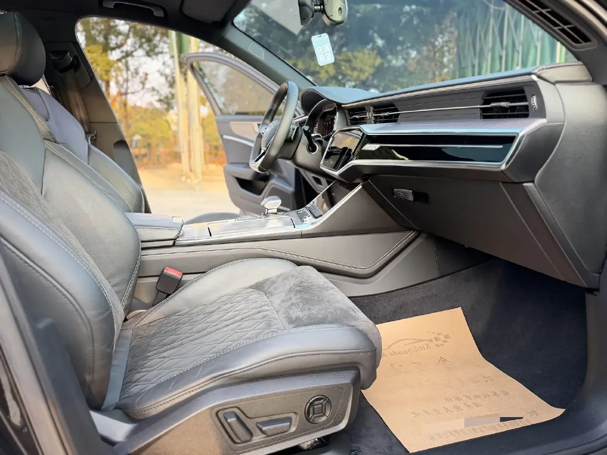 2021 Audi A6L 3.0T 340HP V6 7DCT,autocango,china used car exporter,china ev exporter,chinese used car exporter,chinese used ev exporter