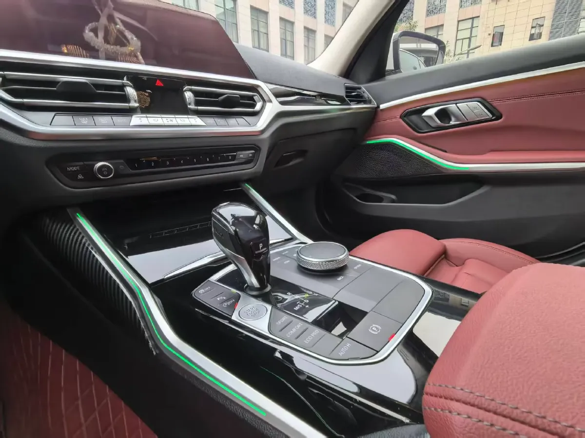 2021 BMW 3 Series 2.0T 156HP L4 8AT,autocango,china used car exporter,china ev exporter,chinese used car exporter,chinese used ev exporter