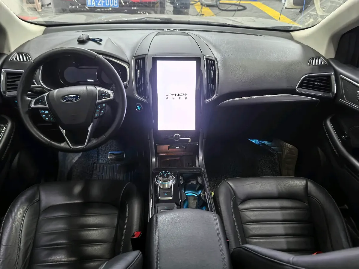 2020 Ford Edge 2.0T 245HP L4 8AT,autocango,china used car exporter,china ev exporter,chinese used car exporter,chinese used ev exporter
