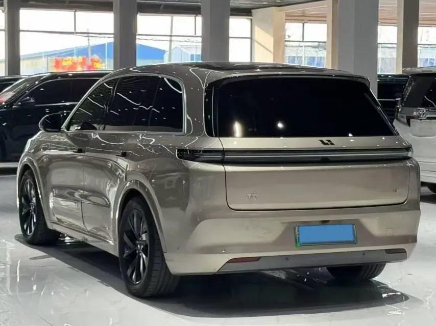 2023 Li L8 Range Extended 154HP REEV 40.9KWH,autocango,china used car exporter,china ev exporter,chinese used car exporter,chinese used ev exporter