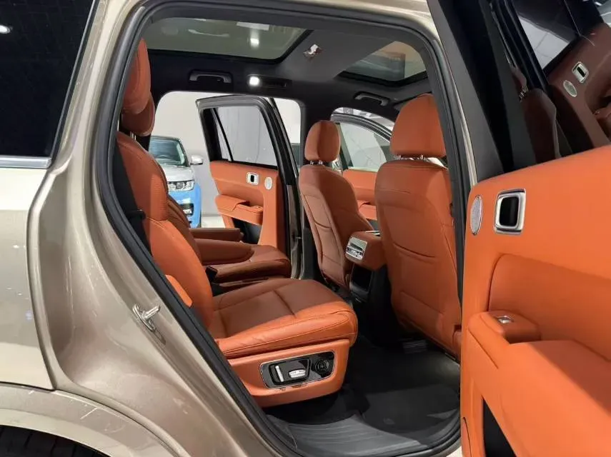 2023 Li L8 Range Extended 154HP REEV 40.9KWH,autocango,china used car exporter,china ev exporter,chinese used car exporter,chinese used ev exporter