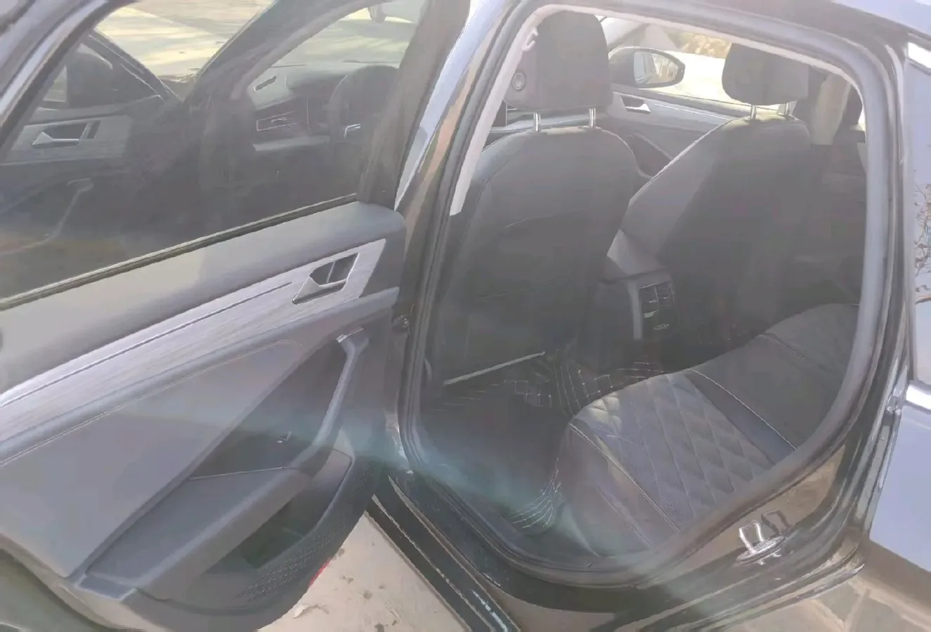 2025 Volkswagen Sagitar 1.5T 160HP L4 7DCT,autocango,china used car exporter,china ev exporter,chinese used car exporter,chinese used ev exporter