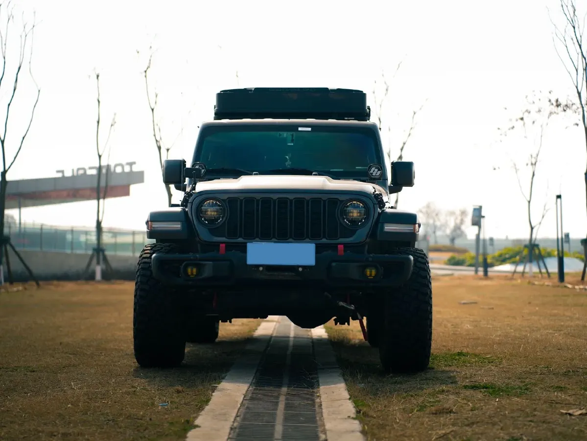 2021 Jeep Wrangler 2.0T 266HP L4 8AT,autocango,china used car exporter,china ev exporter,chinese used car exporter,chinese used ev exporter