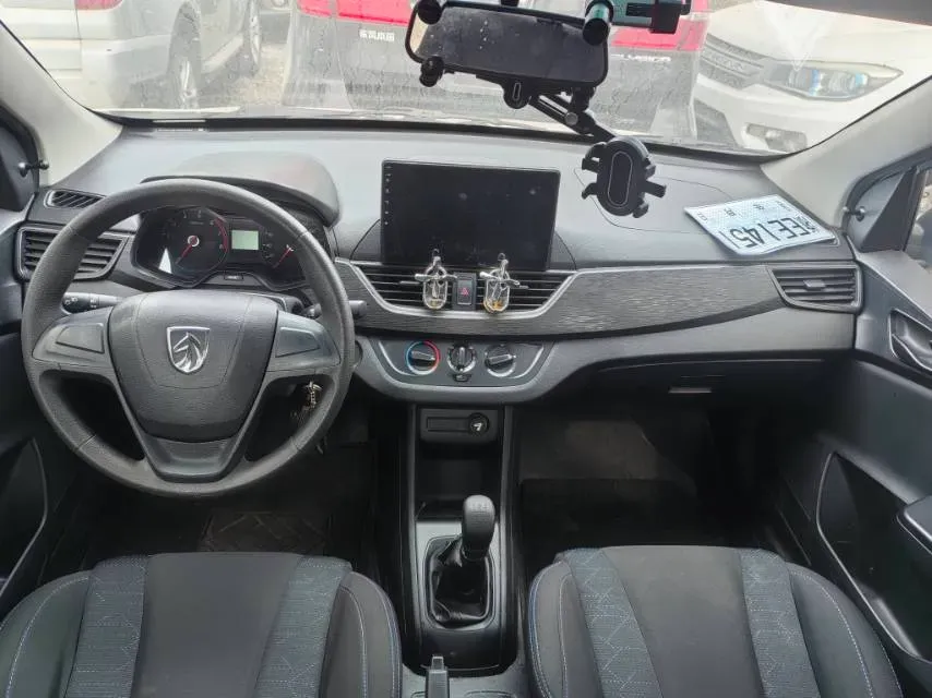 2020 BaoJun 310 1.2L 80HP L4 5MT,autocango,china used car exporter,china ev exporter,chinese used car exporter,chinese used ev exporter