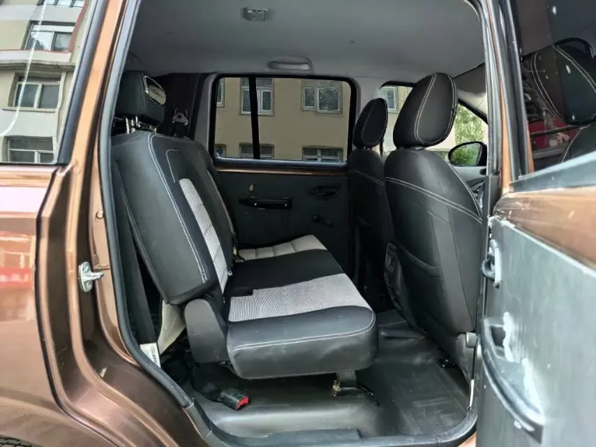 2019 WuLing HongGuang 1.5L 105HP L4 5MT,autocango,china used car exporter,china ev exporter,chinese used car exporter,chinese used ev exporter