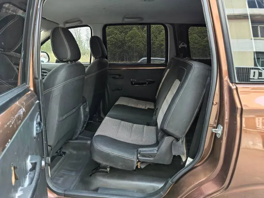 2019 WuLing HongGuang 1.5L 105HP L4 5MT,autocango,china used car exporter,china ev exporter,chinese used car exporter,chinese used ev exporter