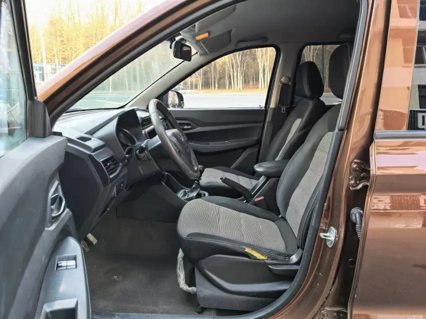 2019 WuLing HongGuang 1.5L 105HP L4 5MT,autocango,china used car exporter,china ev exporter,chinese used car exporter,chinese used ev exporter