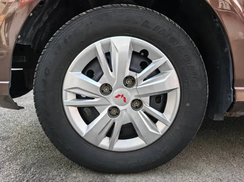 2019 WuLing HongGuang 1.5L 105HP L4 5MT,autocango,china used car exporter,china ev exporter,chinese used car exporter,chinese used ev exporter