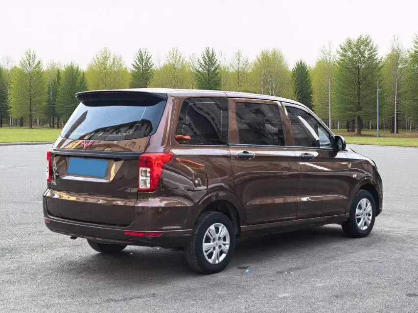 2019 WuLing HongGuang 1.5L 105HP L4 5MT,autocango,china used car exporter,china ev exporter,chinese used car exporter,chinese used ev exporter
