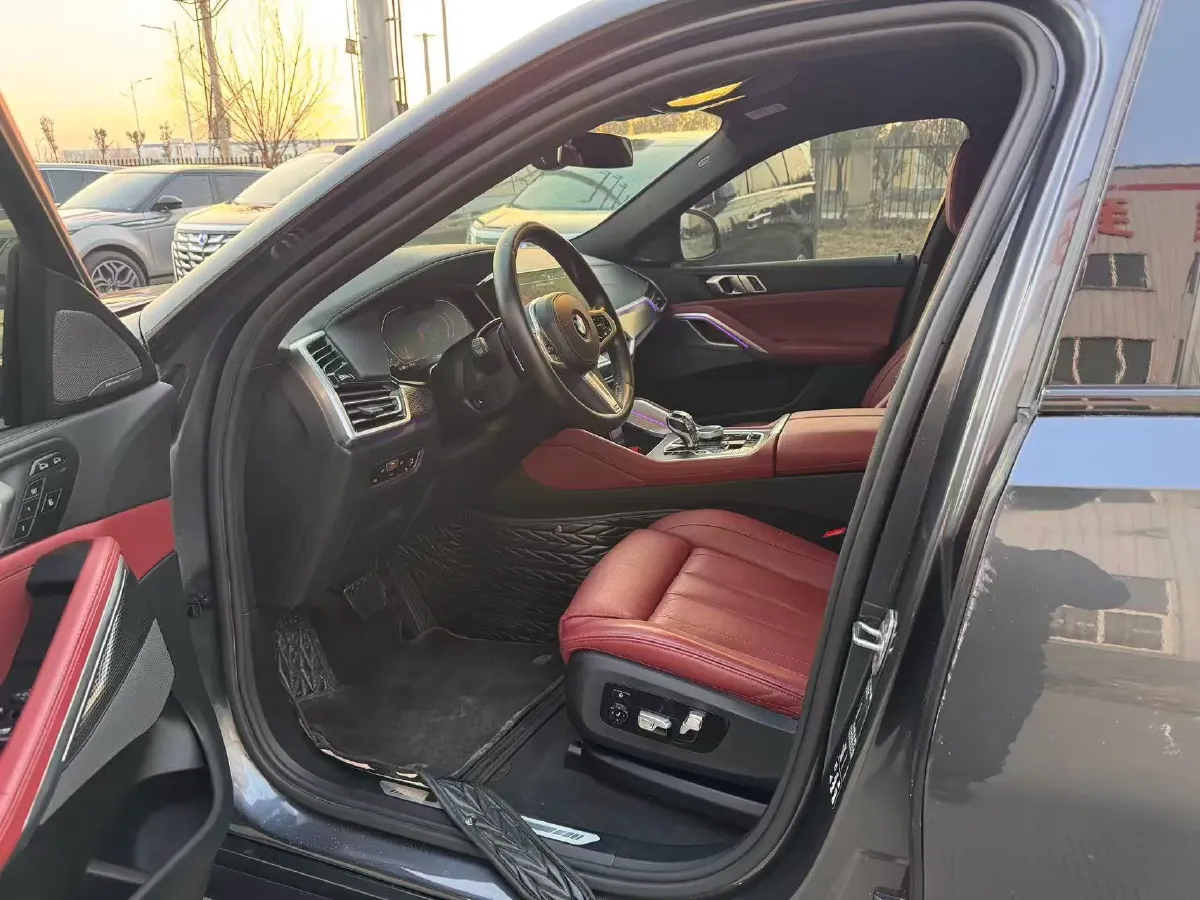 2022 BMW X6 3.0T 333HP L6 8AT,autocango,china used car exporter,china ev exporter,chinese used car exporter,chinese used ev exporter