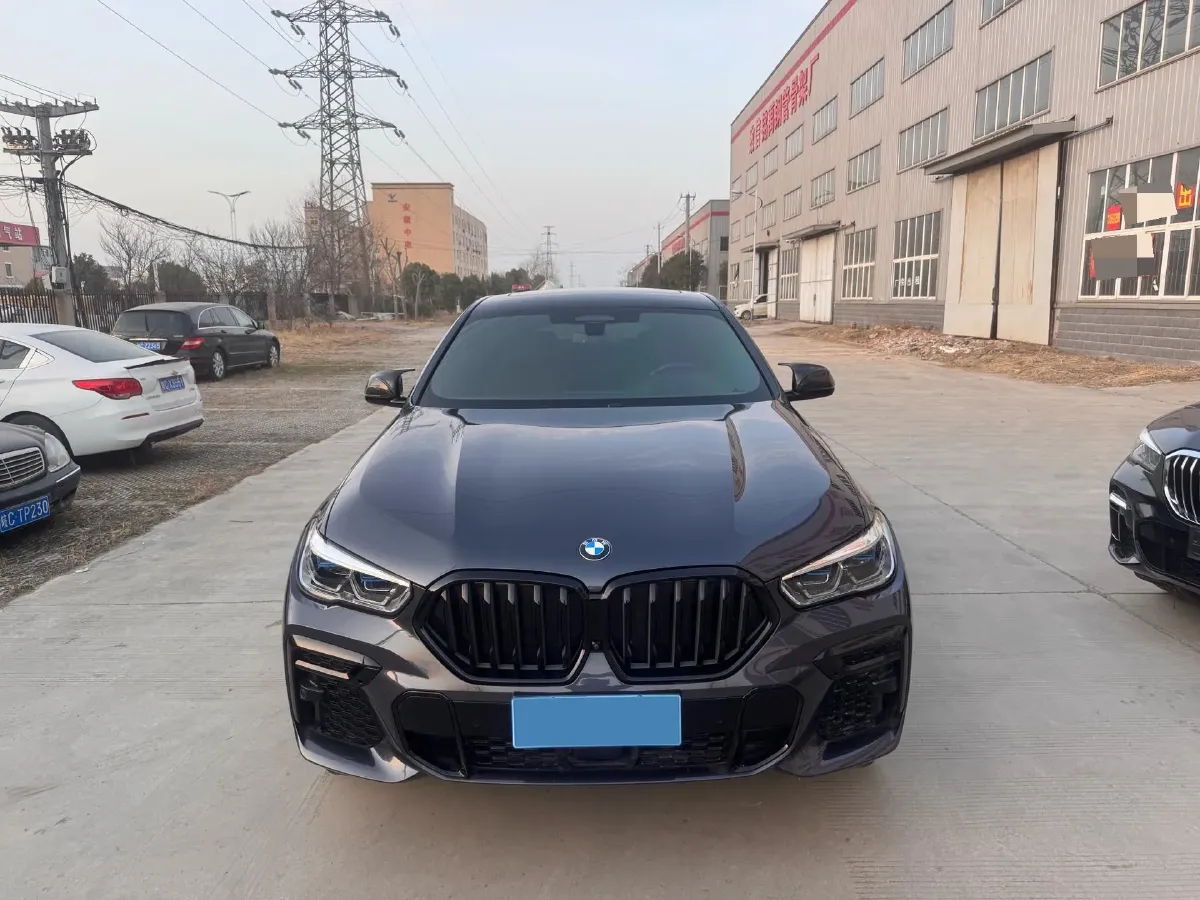 2022 BMW X6 3.0T 333HP L6 8AT,autocango,china used car exporter,china ev exporter,chinese used car exporter,chinese used ev exporter