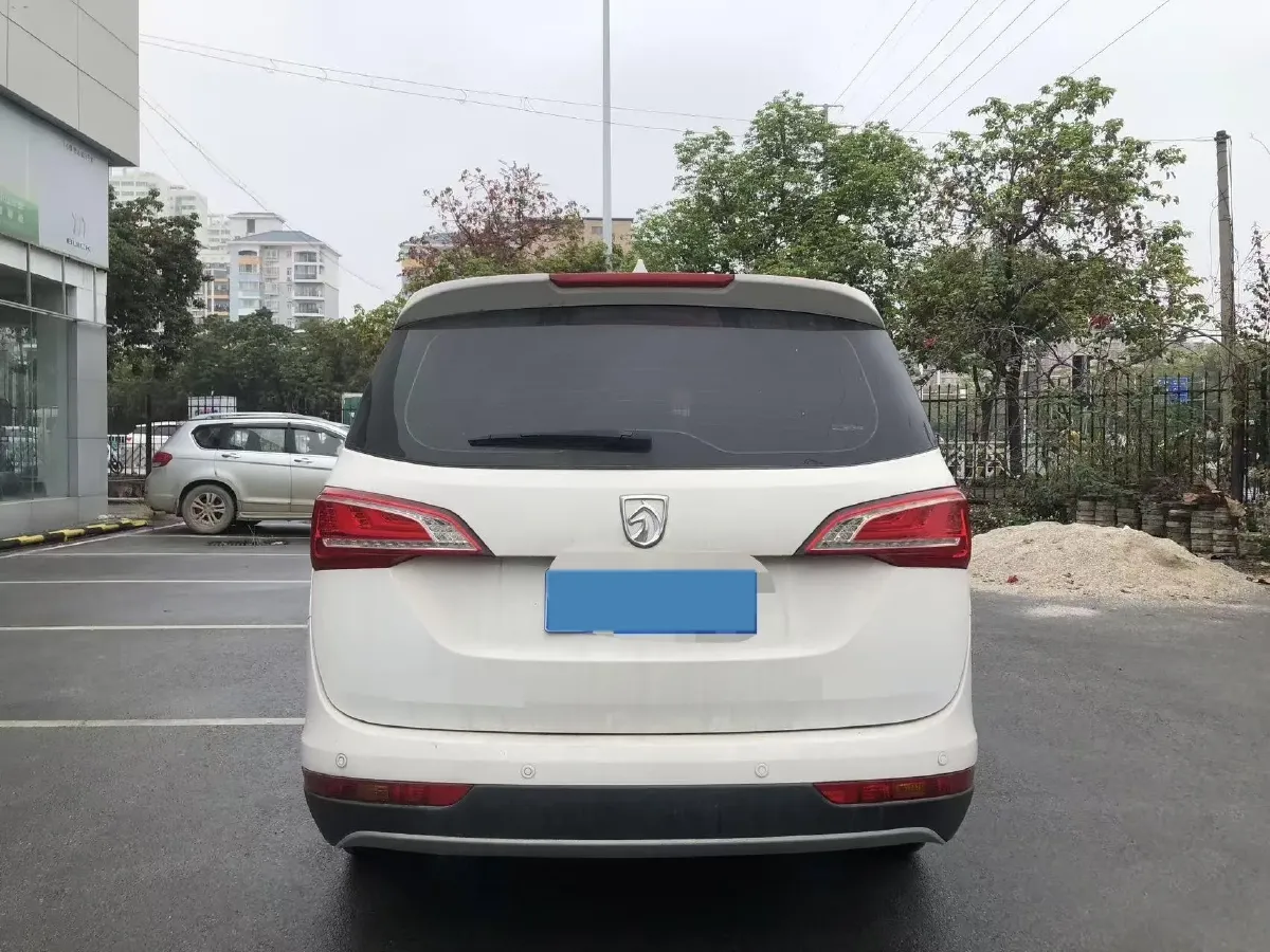 2017 BaoJun 730 1.5T 150HP L4 6MT,autocango,china used car exporter,china ev exporter,chinese used car exporter,chinese used ev exporter