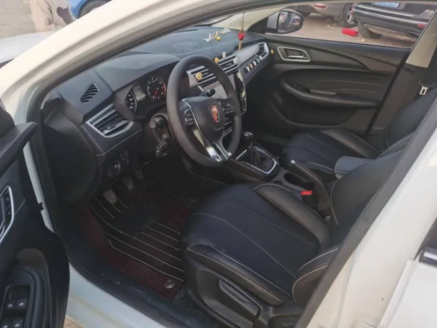 2020 Roewe i5 1.5L 120HP L4 5MT,autocango,china used car exporter,china ev exporter,chinese used car exporter,chinese used ev exporter