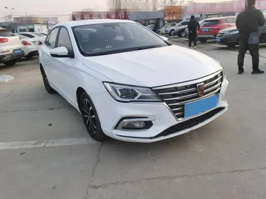 2020 Roewe i5 1.5L 120HP L4 5MT,autocango,china used car exporter,china ev exporter,chinese used car exporter,chinese used ev exporter