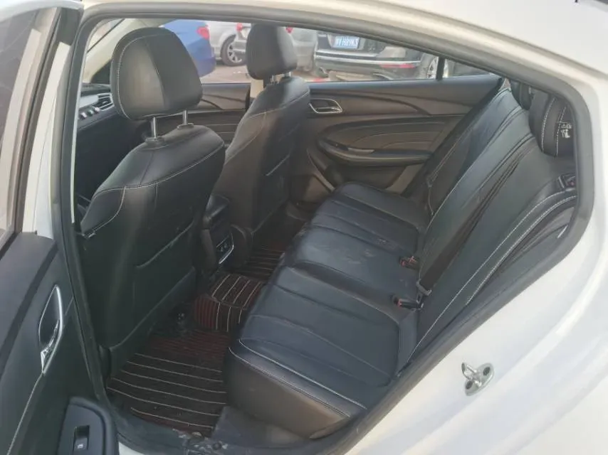 2020 Roewe i5 1.5L 120HP L4 5MT,autocango,china used car exporter,china ev exporter,chinese used car exporter,chinese used ev exporter