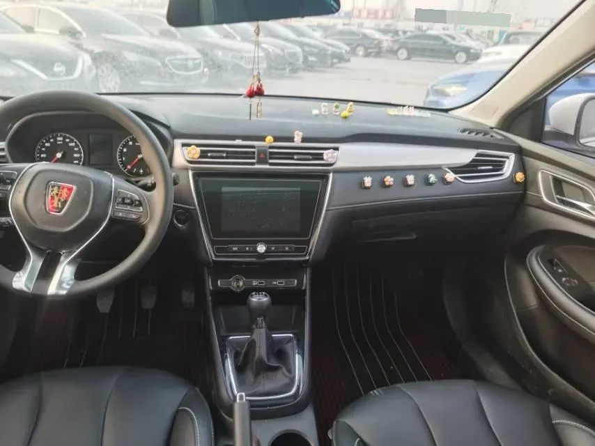 2020 Roewe i5 1.5L 120HP L4 5MT,autocango,china used car exporter,china ev exporter,chinese used car exporter,chinese used ev exporter