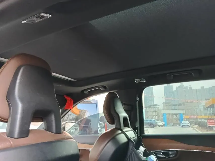 2021 Volvo XC90 2.0T 250HP L4 8AT,autocango,china used car exporter,china ev exporter,chinese used car exporter,chinese used ev exporter