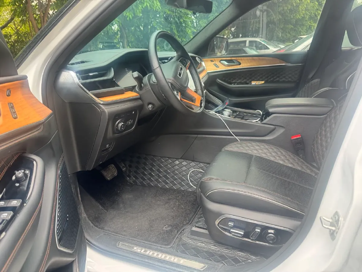 2023 Jeep Grand Cherokee 4XE 2.0T 272HP L4 8AT PHEV 17.107KWH,autocango,china used car exporter,china ev exporter,chinese used car exporter,chinese used ev exporter