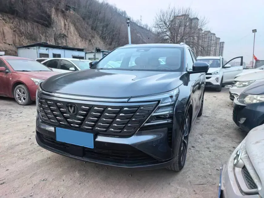 2025 ChangAn CS75 Plus 2.0T 233HP L4 8AT,autocango,china used car exporter,china ev exporter,chinese used car exporter,chinese used ev exporter