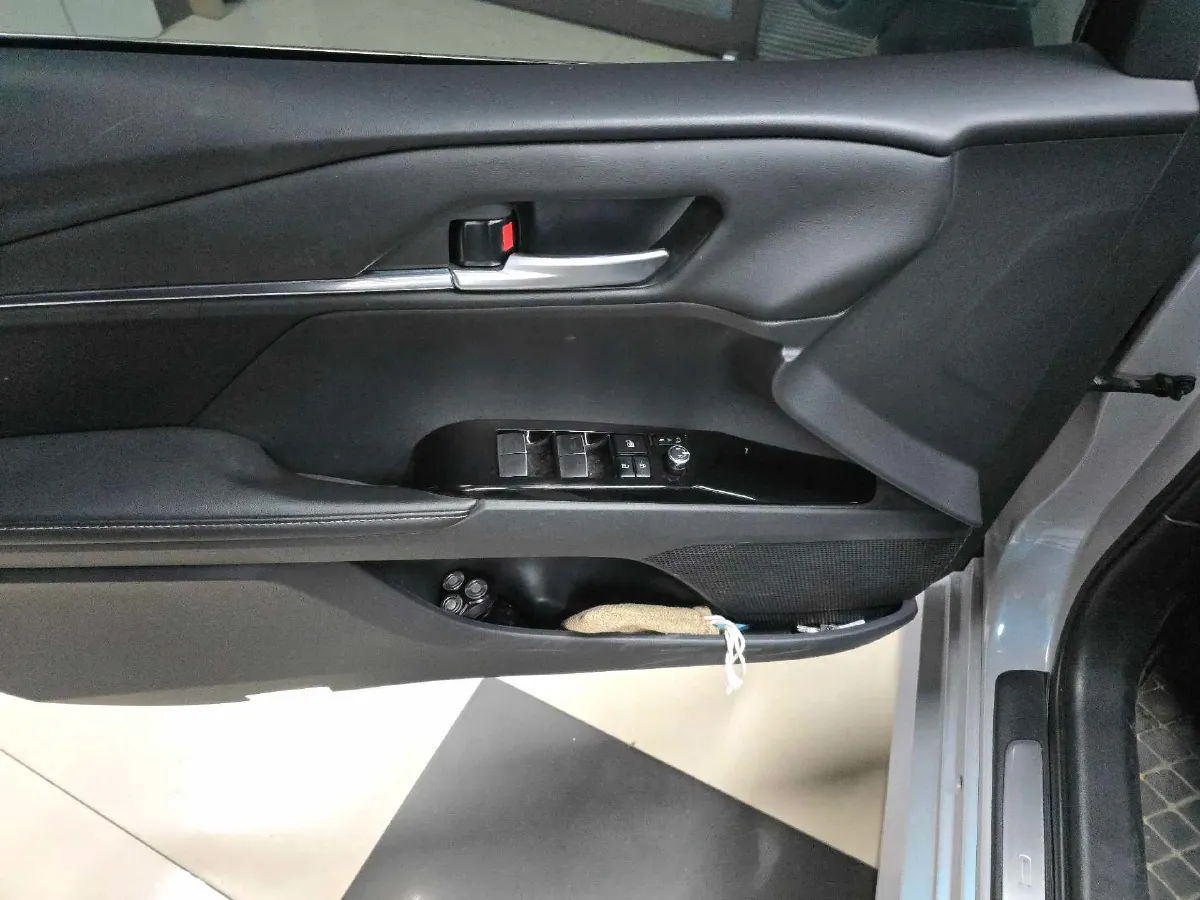 2024 Toyota Camry 2.0L 152HP L4 E-CVT Hybrid,autocango,china used car exporter,china ev exporter,chinese used car exporter,chinese used ev exporter