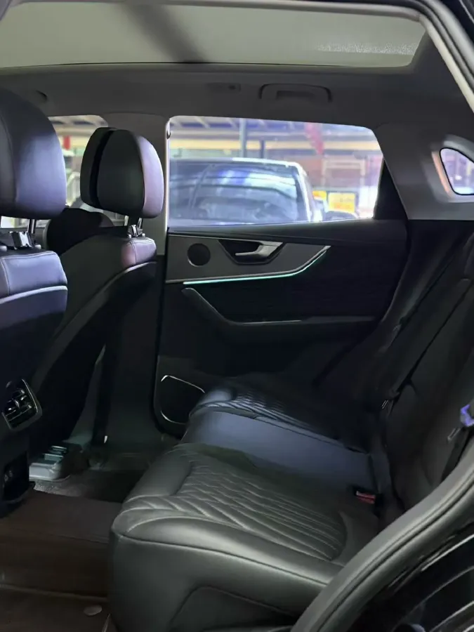 2023 HongQi HS5 2.0T 252HP L4 8AT,autocango,china used car exporter,china ev exporter,chinese used car exporter,chinese used ev exporter